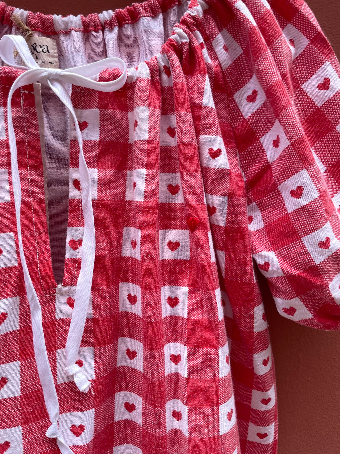 Vestido Chinijo en color rojo y blanco con corazones