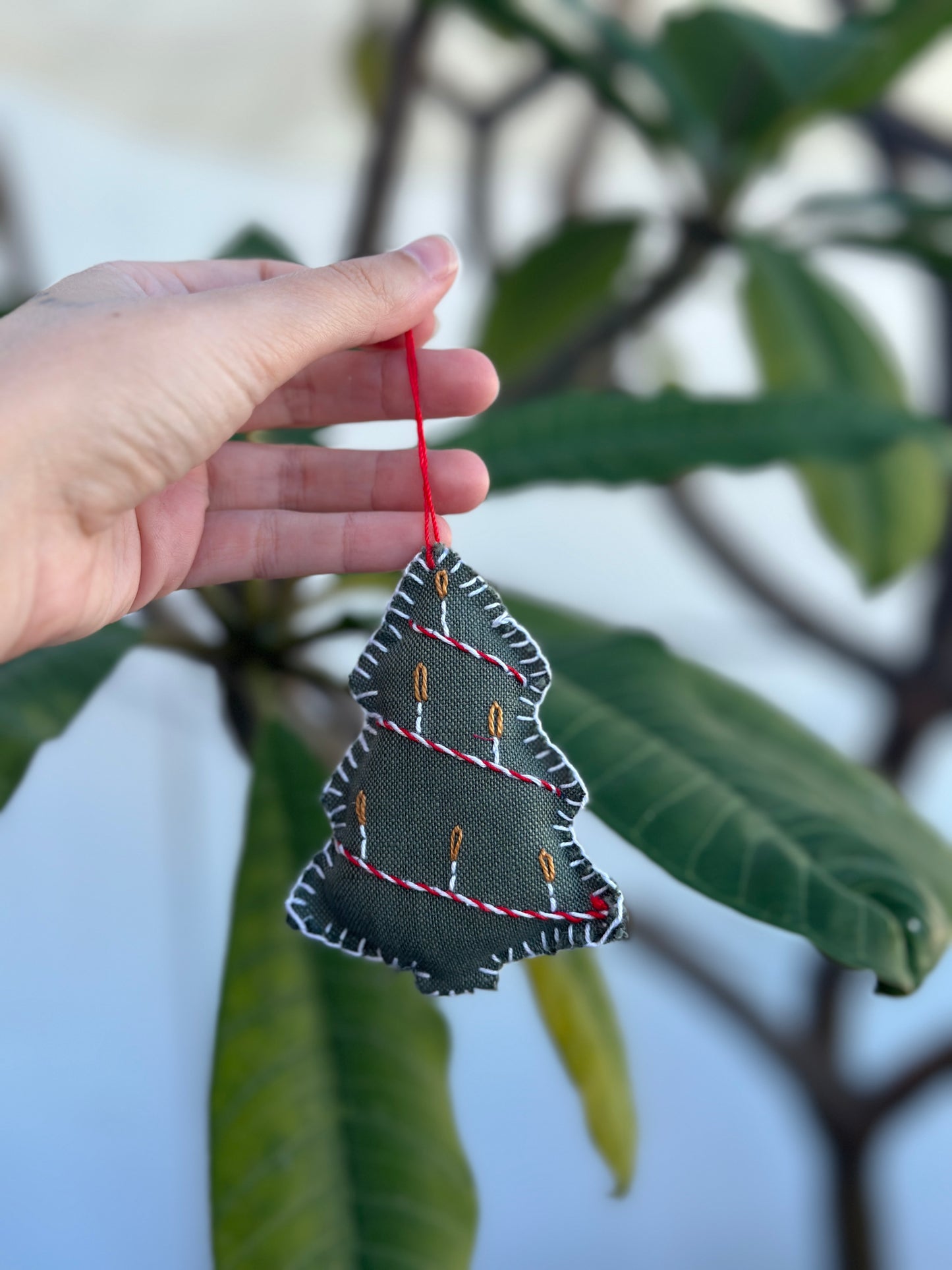 .🌲Taller de bordado de adornos navideños